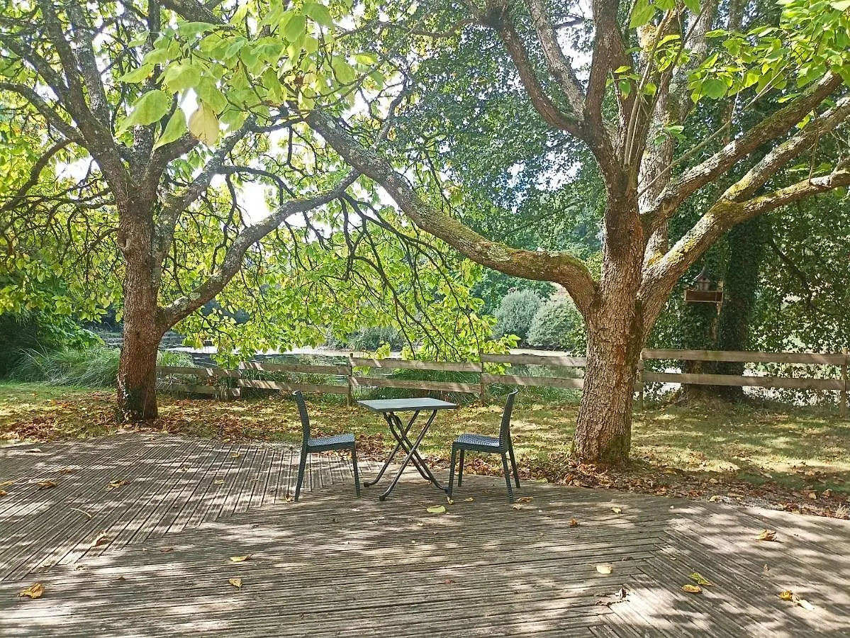 Campsite Les Cabanes De L'Ile Aux Oiseaux Guern