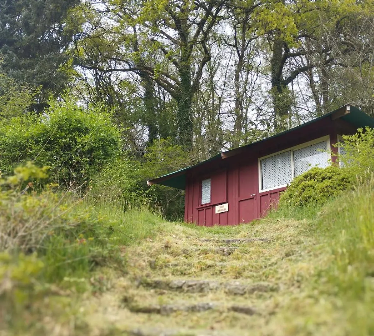 Les Cabanes De L'Ile Aux Oiseaux Guern France
